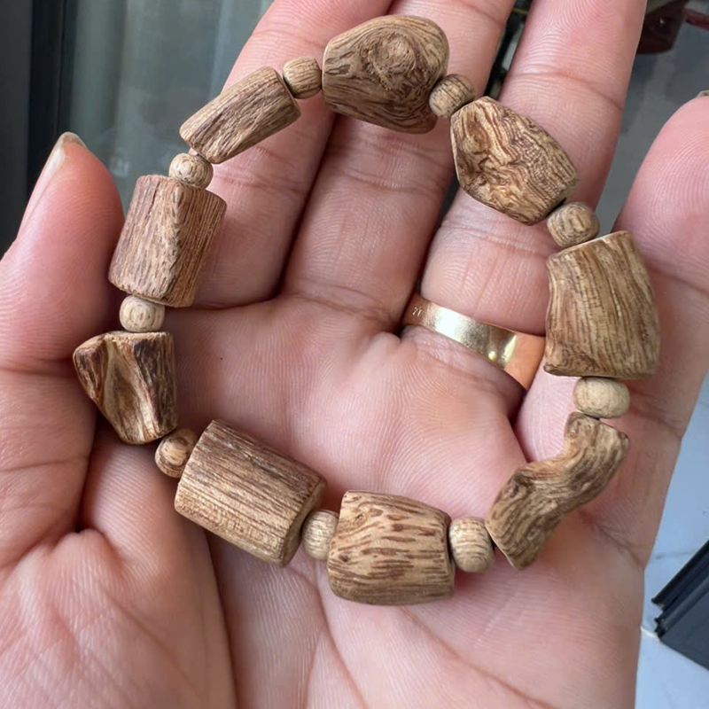 Vòng trầm hương thô tự nhiên thơm ngọt