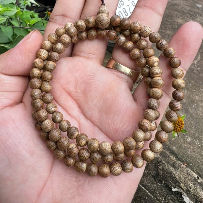 Vòng trầm hương tự nhiên 108 hạt, hạt 6li tự nhiên 100 % thơm ngọt sâu cho Nữ